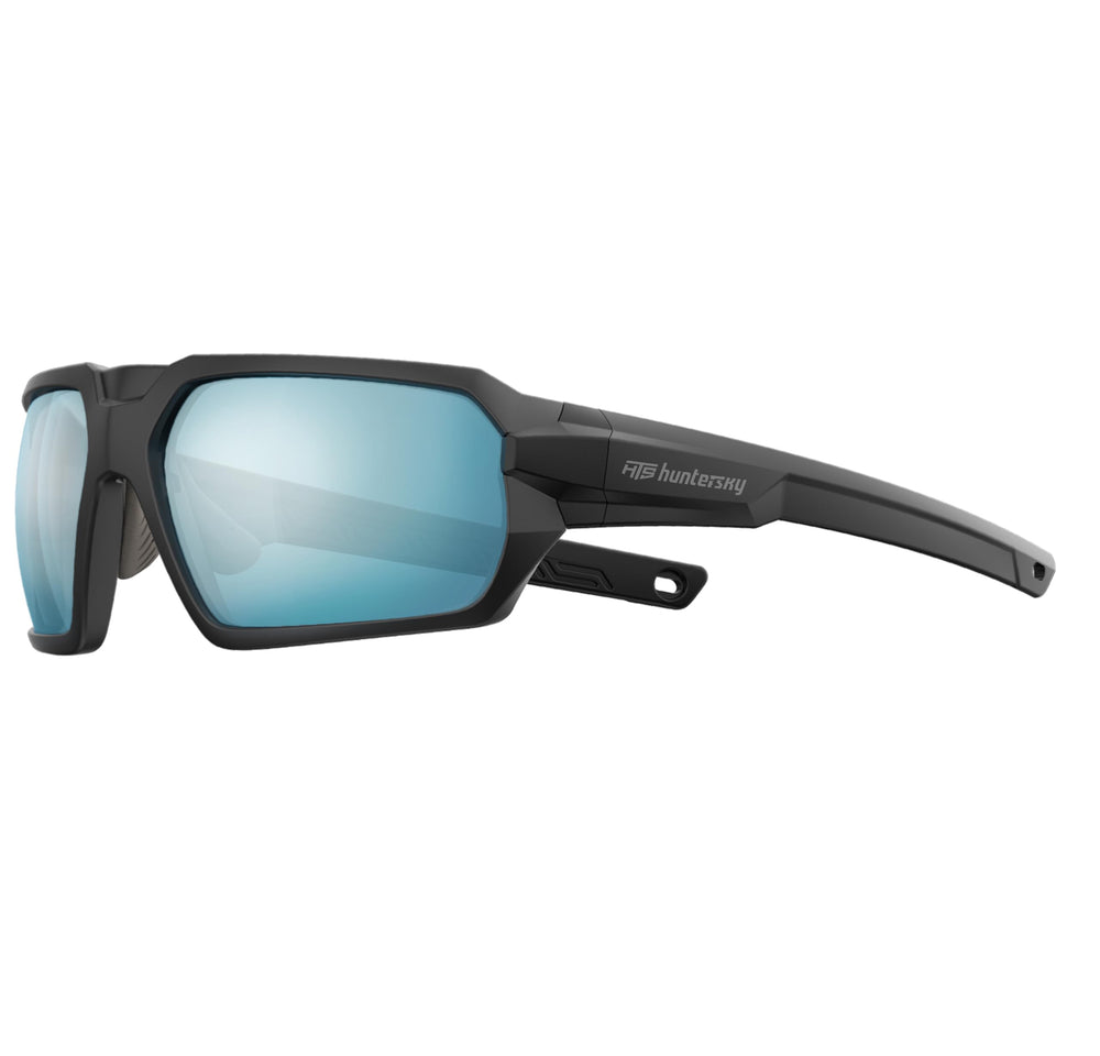 HTS HUNTERSKY Q37 blue sunglasses case and accessories keep lenses pristine.