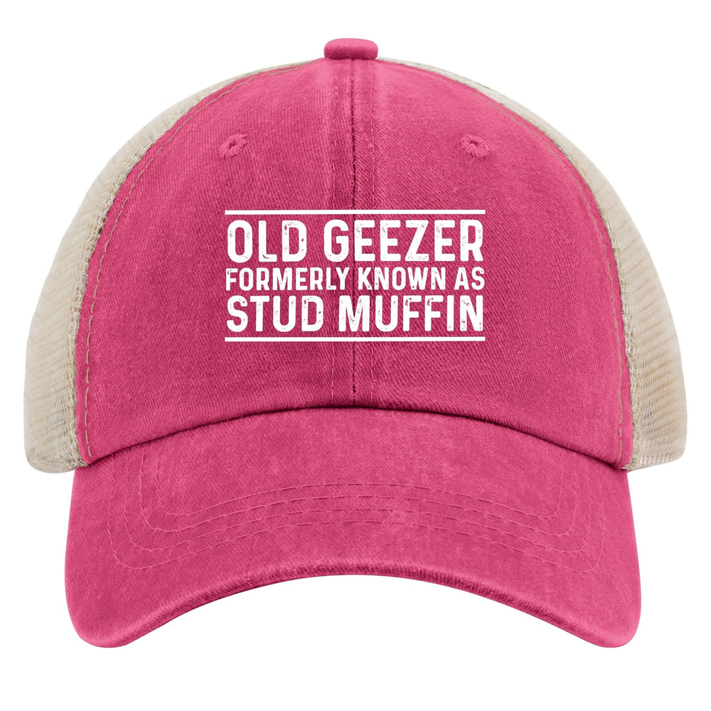 Huesdeaw Old Geezer Trucker Hat pink with breathable mesh for sunny days