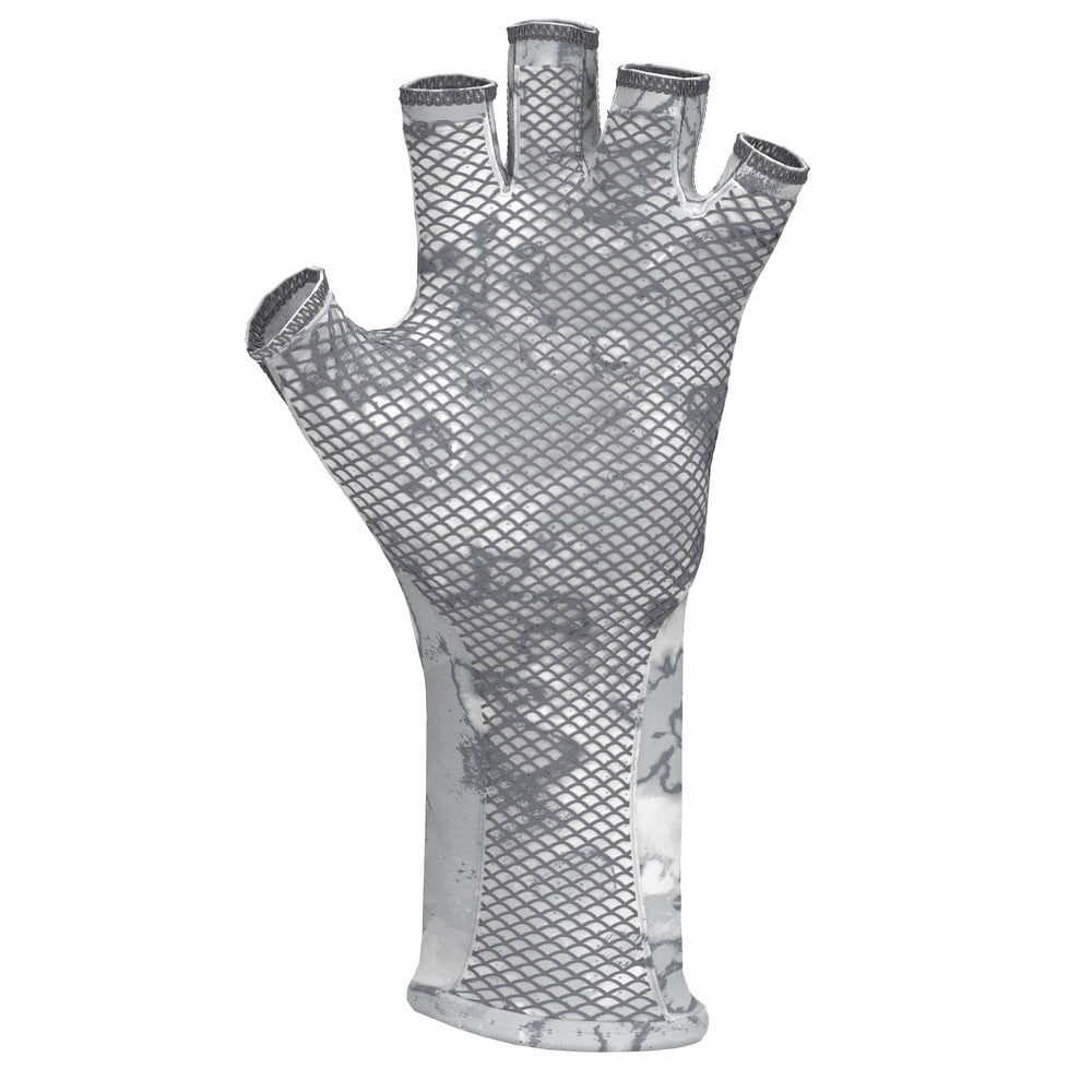 HUK Pursuit Sun Glove dries quickly for all-day water use.