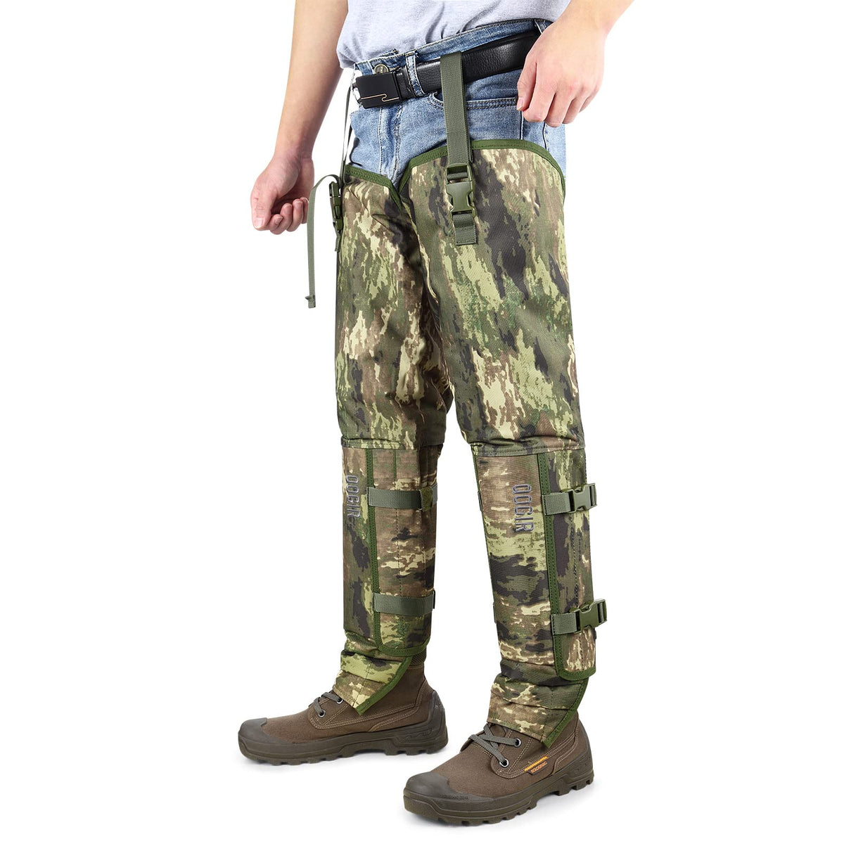 HUNTARMOR Snake Guard Gaiter-Chaps worn during hunts protect legs from snakes and briars.