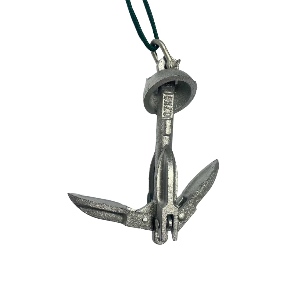 HuntEmUp storage handle and pouch highlighted for tangle-free packing.