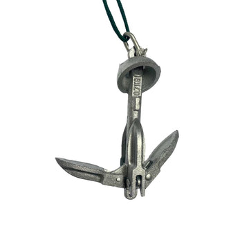 HuntEmUp storage handle and pouch highlighted for tangle-free packing.