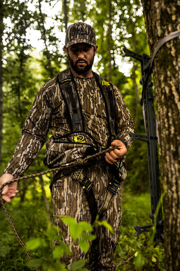 Hunter Safety System RT Hybrid scent control feature demonstrated for stealthy hunts.