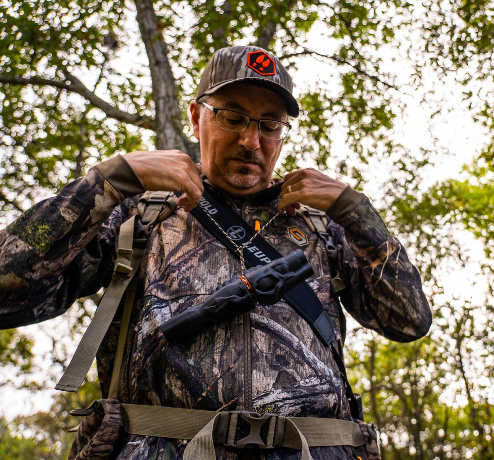 Buck Bark Deer Call silent carry design minimizes noise during field movement.