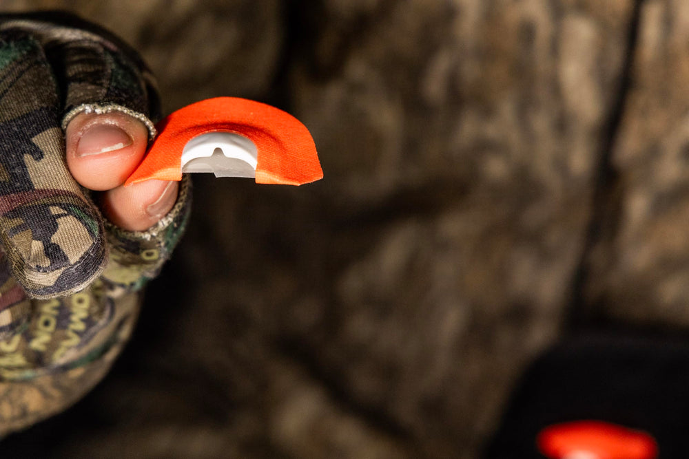 Hunters Specialties cuttn-25-diaphragm-mouth-call features two ultra-thin reeds for realistic hen tones.