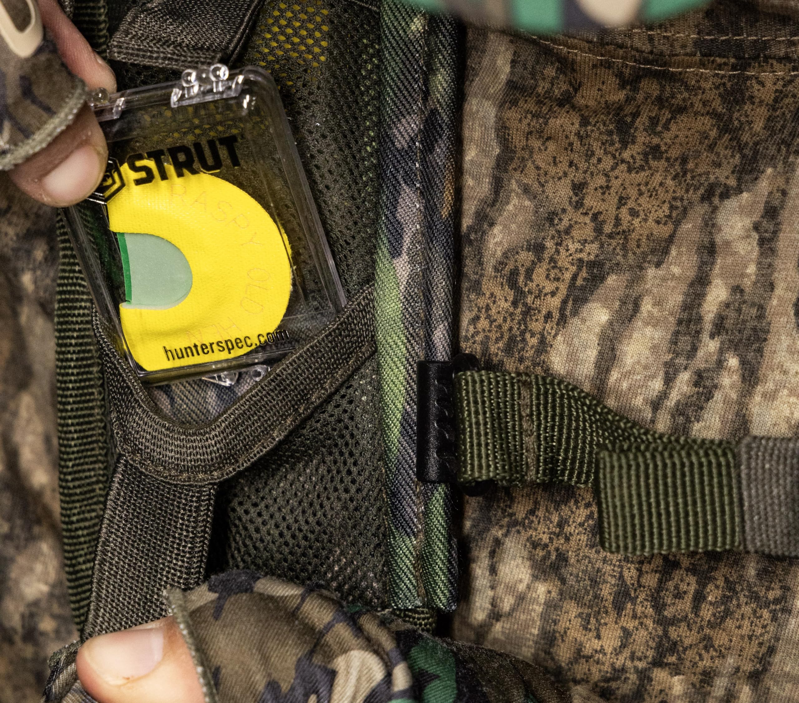Two ultra-thin reeds on Strut call enabling smoother airflow and authentic pitches