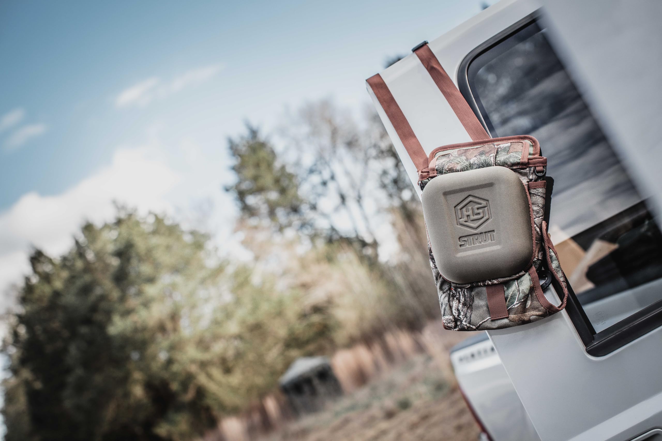 Hunters Specialties chest pack with call organization features for quick reach