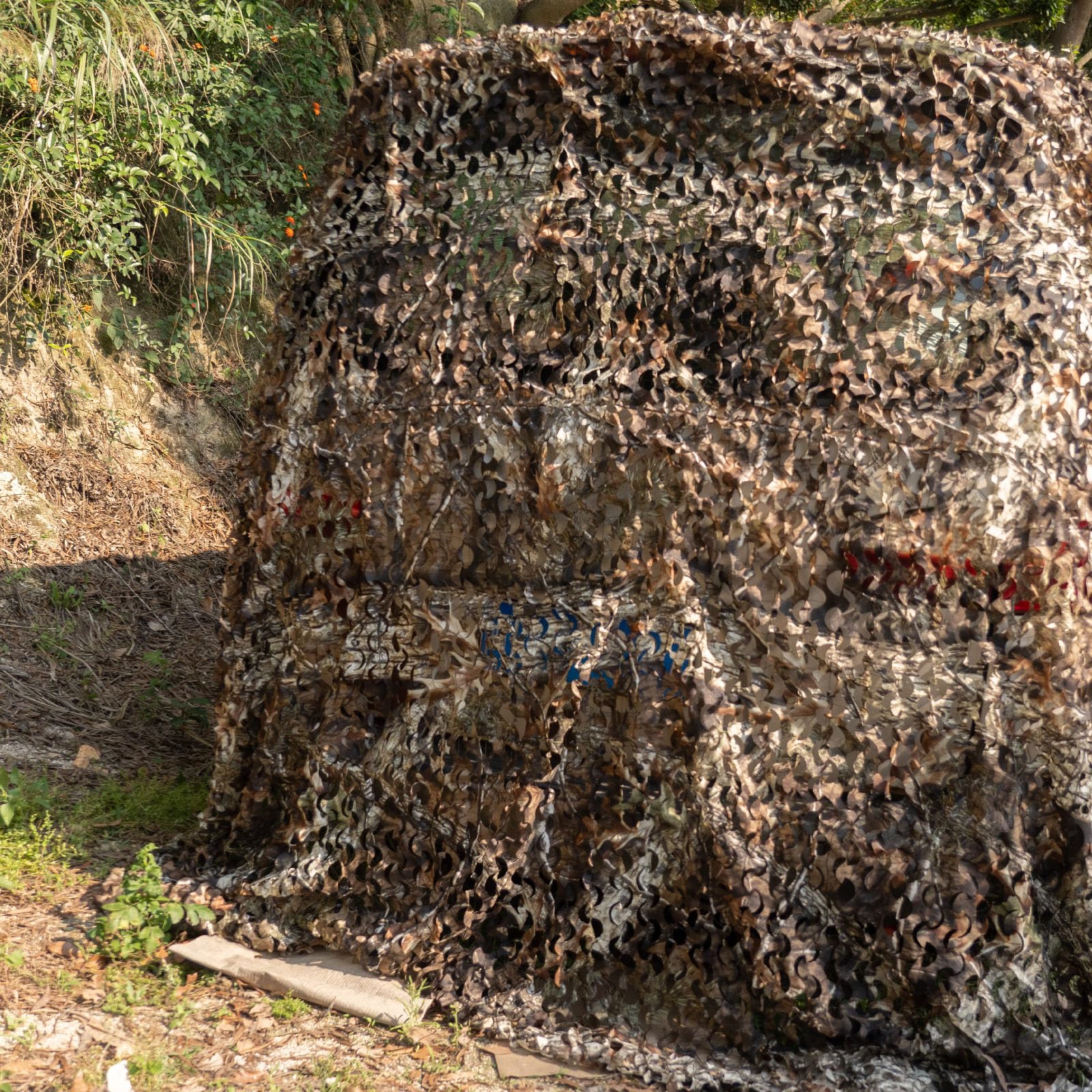 HYOUT camo netting hunting blind setup adds natural stealth for field blinds.
