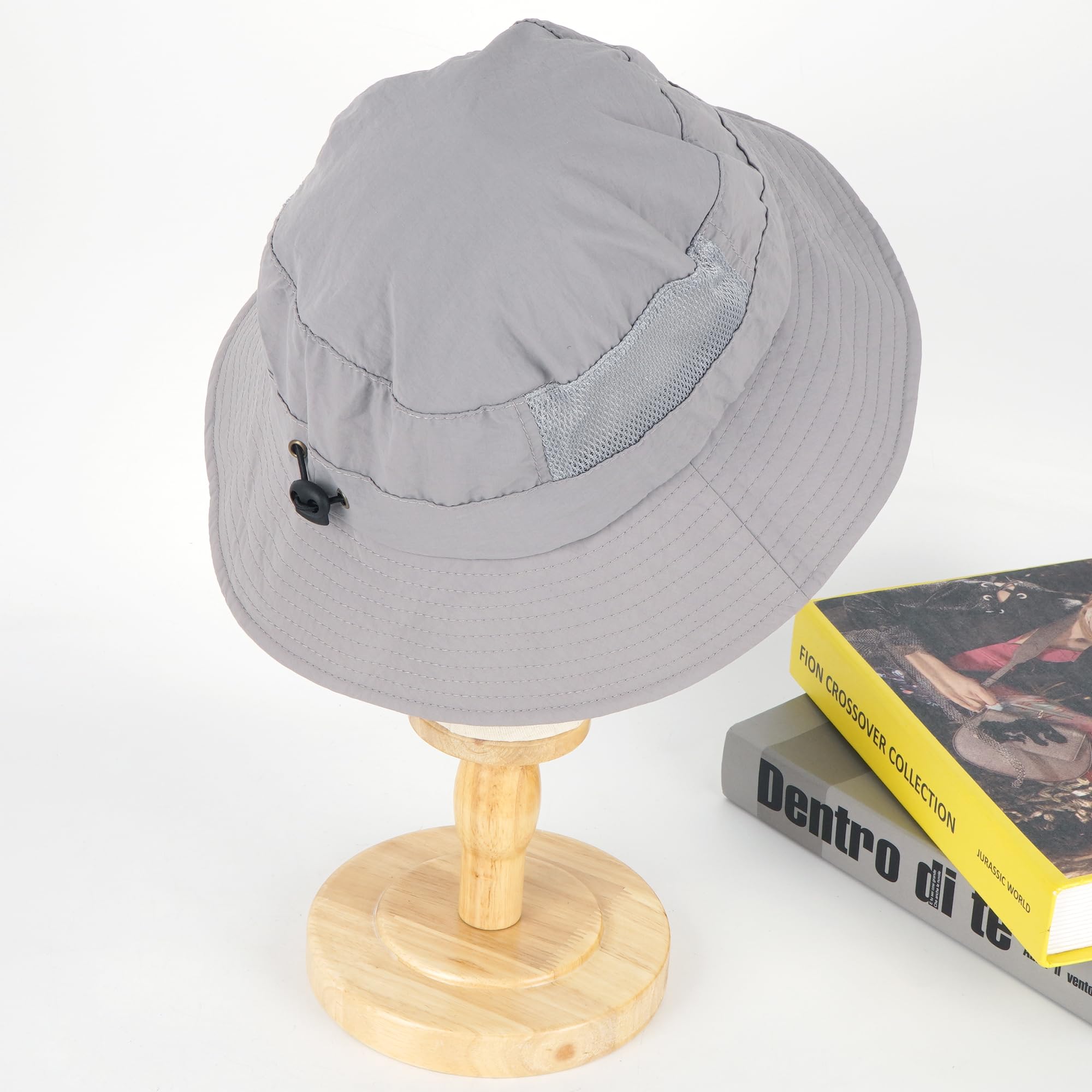 Hyuyikuwol breathable sun hat ideal for beach days and fishing.