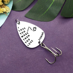 Pendant size 33 x 45 mm (1.30 x 1.77 inches) detail