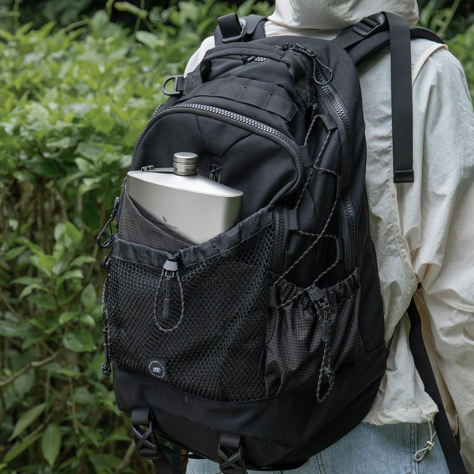 iBasingo Complete adventure kit with flask, lid, funnel, sleeve.