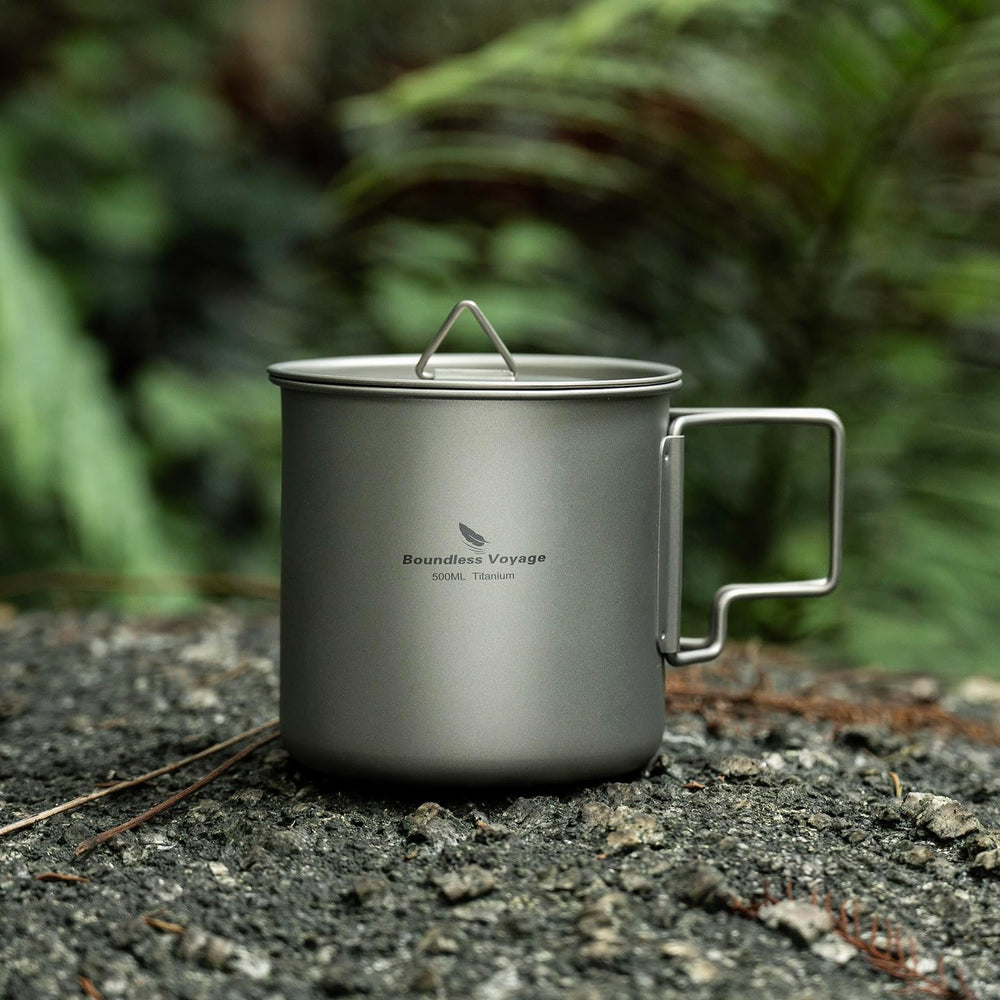 iBasingo ultralight camping drinkware, perfect for backpackers on trails.