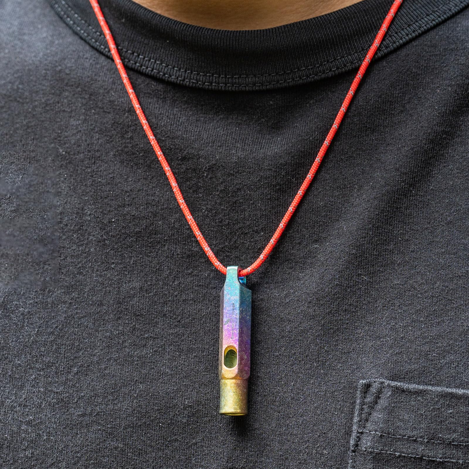 iBasingo Ti9015O paracord lanyard keeps whistle accessible during workouts