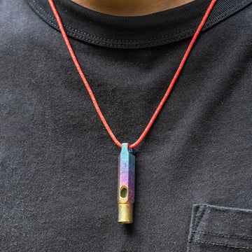 iBasingo Ti9015O paracord lanyard keeps whistle accessible during workouts