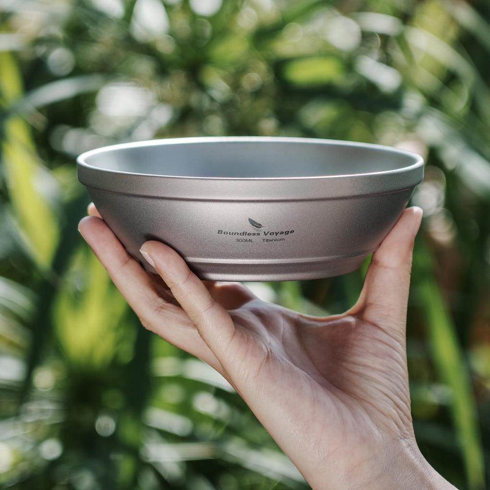 iBasingo 300ml bowl in use at campsite with compact carry method.