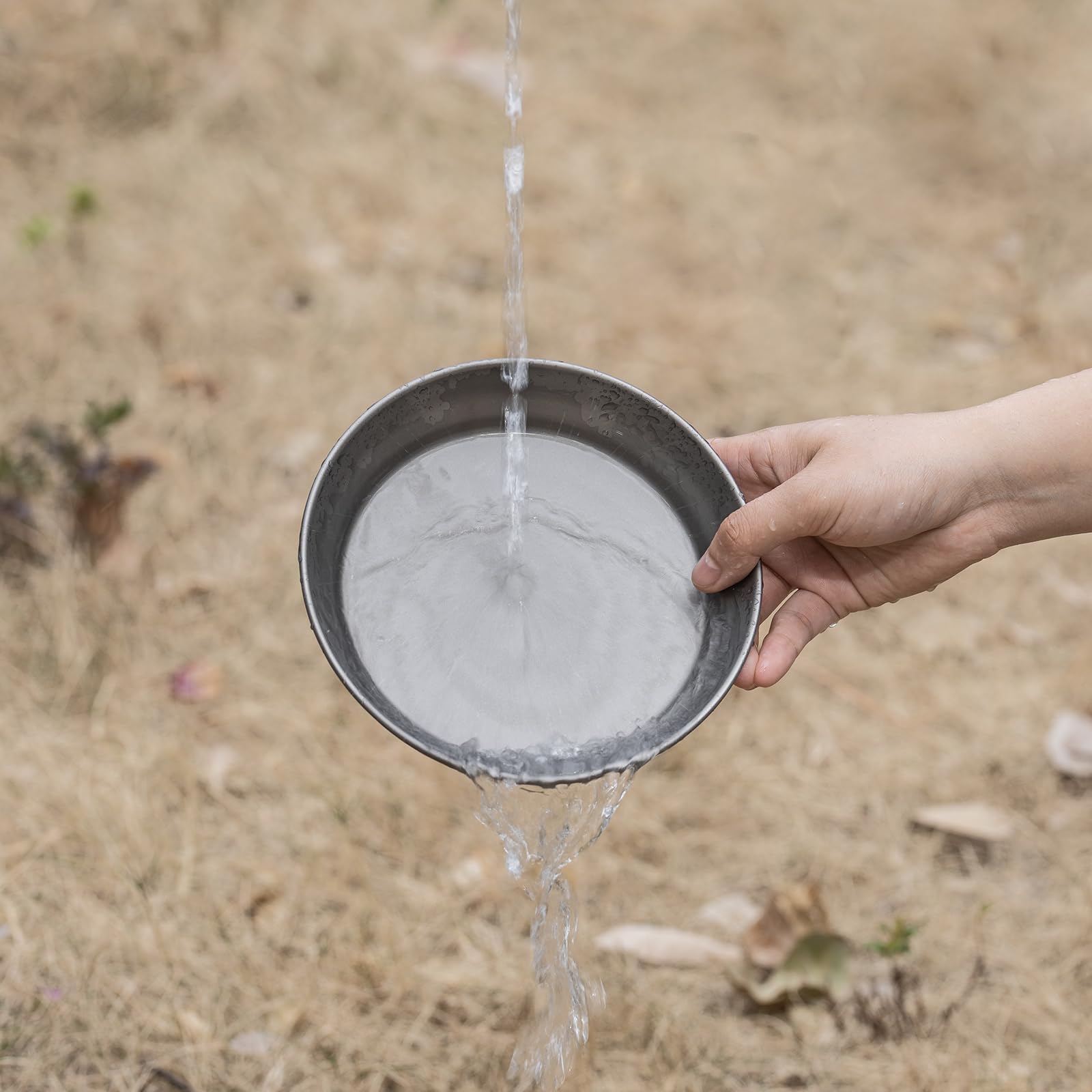 Ibasingo titanium bowls and plates are dishwasher safe for quick cleanup.