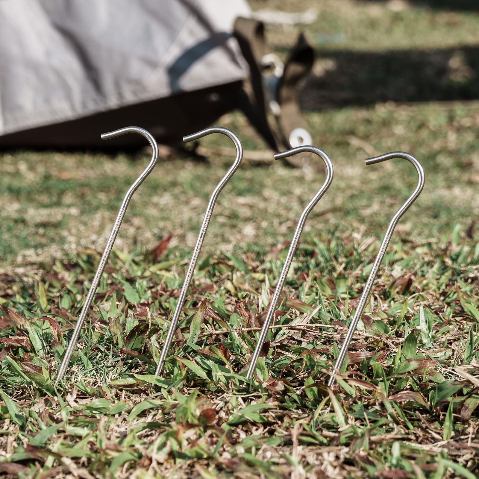 iBasingo 8-piece titanium peg set ideal for ultralight backpacking
