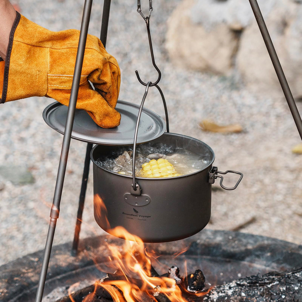 iBasingo pot with drawstring pouch for easy transport.