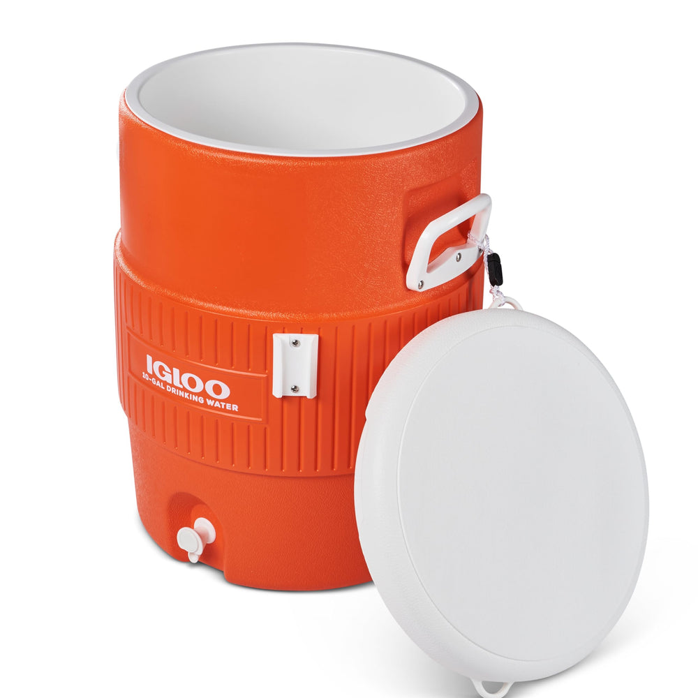 Igloo orange-white colorway provides high visibility at outings.
