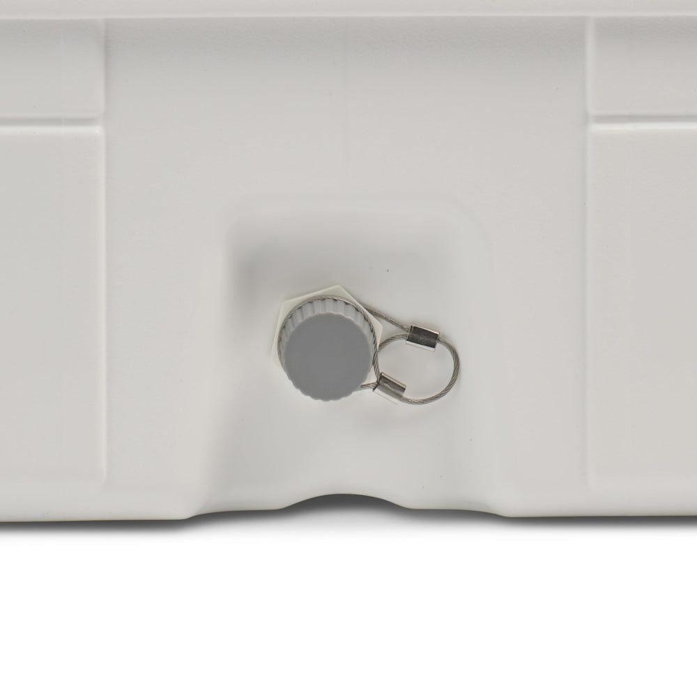 Igloo Latitude Marine Ultra White Cooler rust-resistant screws for durability