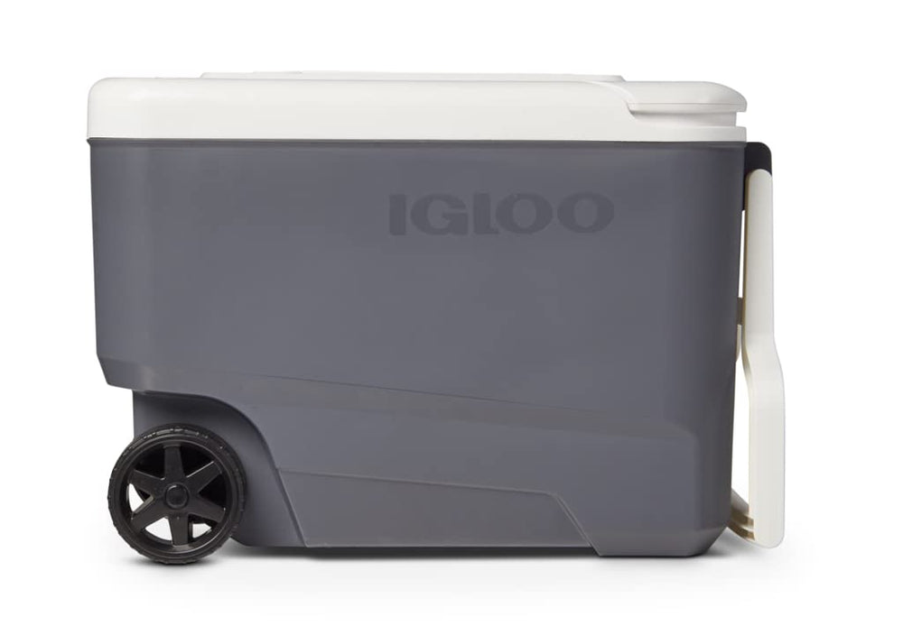Igloo 35 Qt Versatemp iceless cooler operates quietly on road trips.