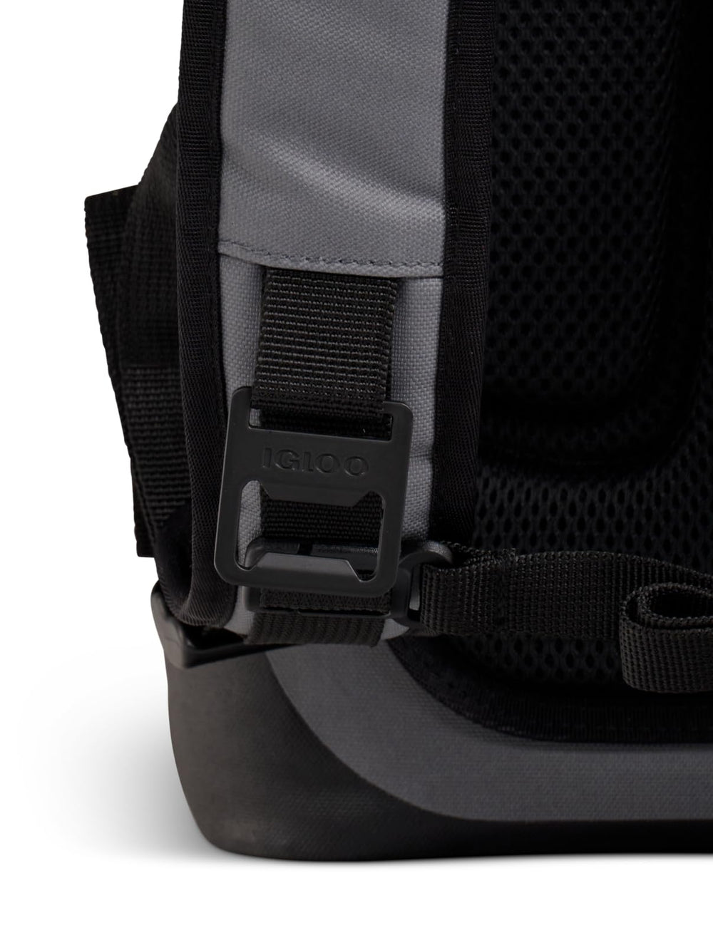 Igloo Carbonite TRAILMATE 24 easy-open lid with pull-tab for quick access