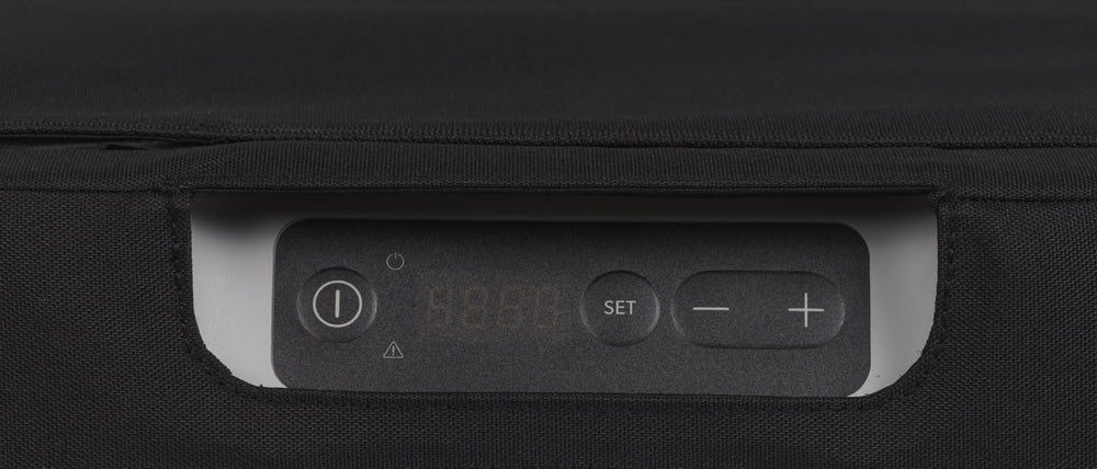 Igloo ICF32 Protect Cover large storage pocket holds cords or small items.