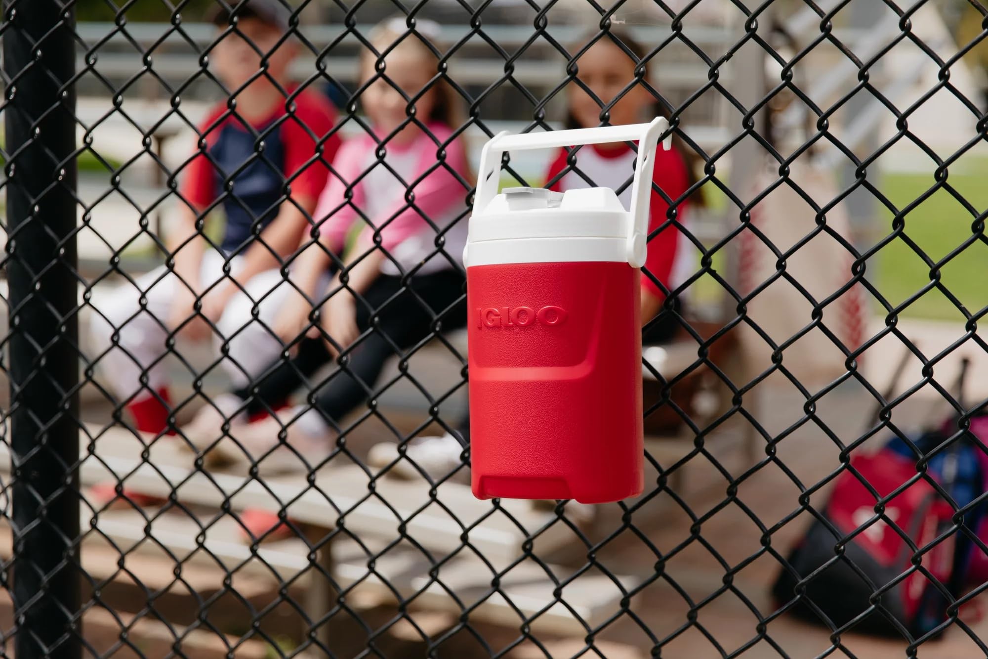 Igloo Laguna leak-resistant design prevents spills during transport.
