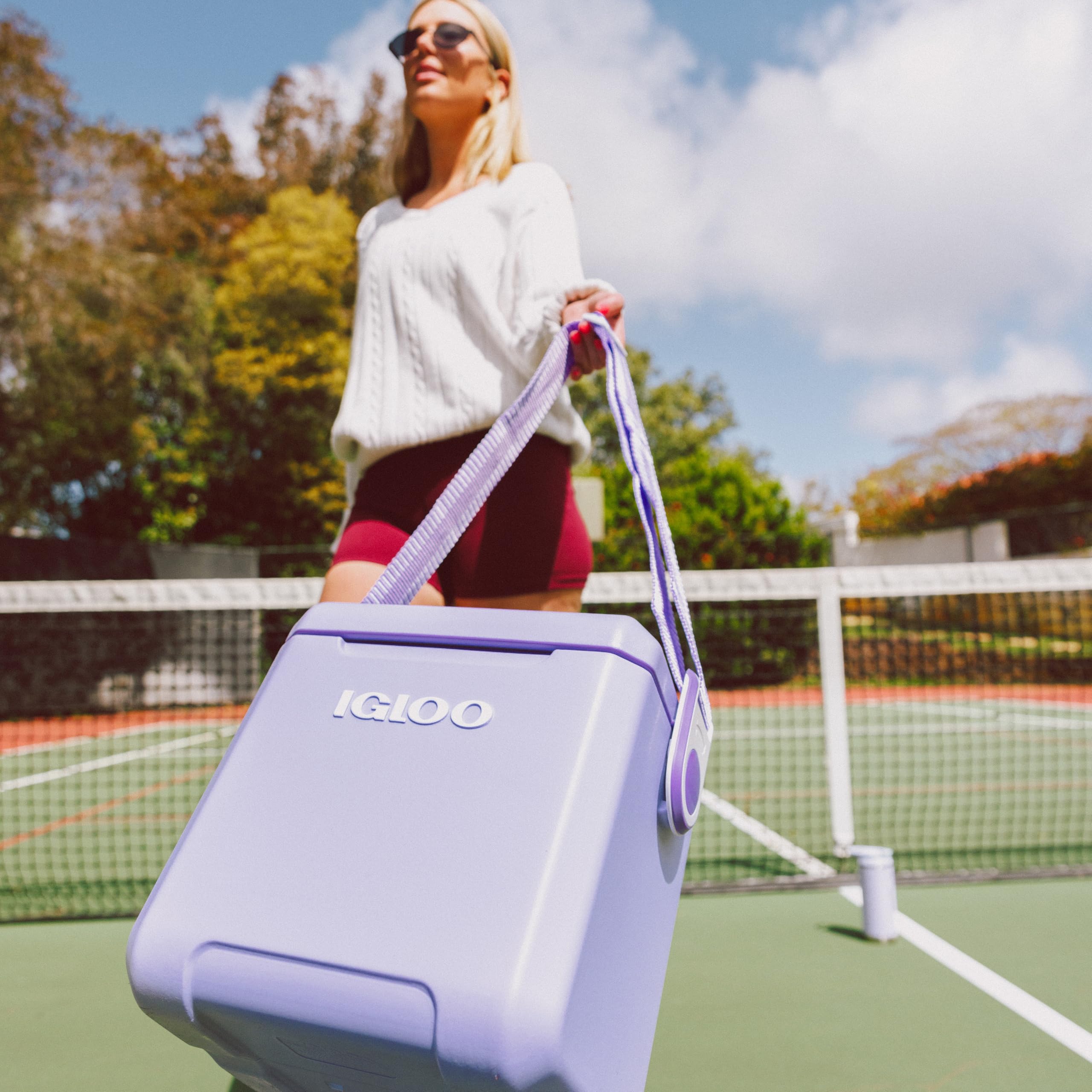 Igloo Lilac Breeze bottle storage; upright bottles stay organized.