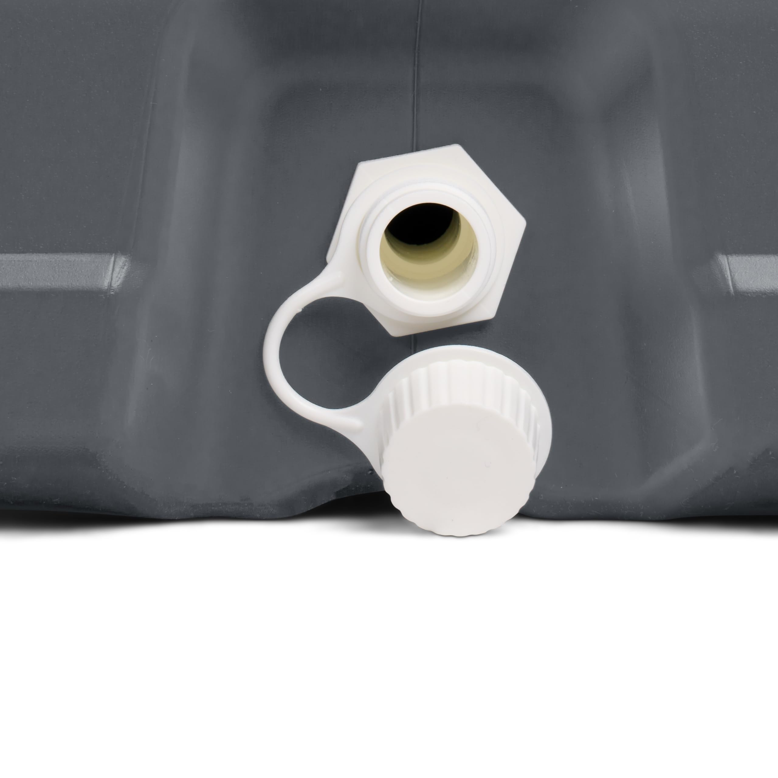 Igloo MaxCold cooler reinforced handles enable easy transport and loading.