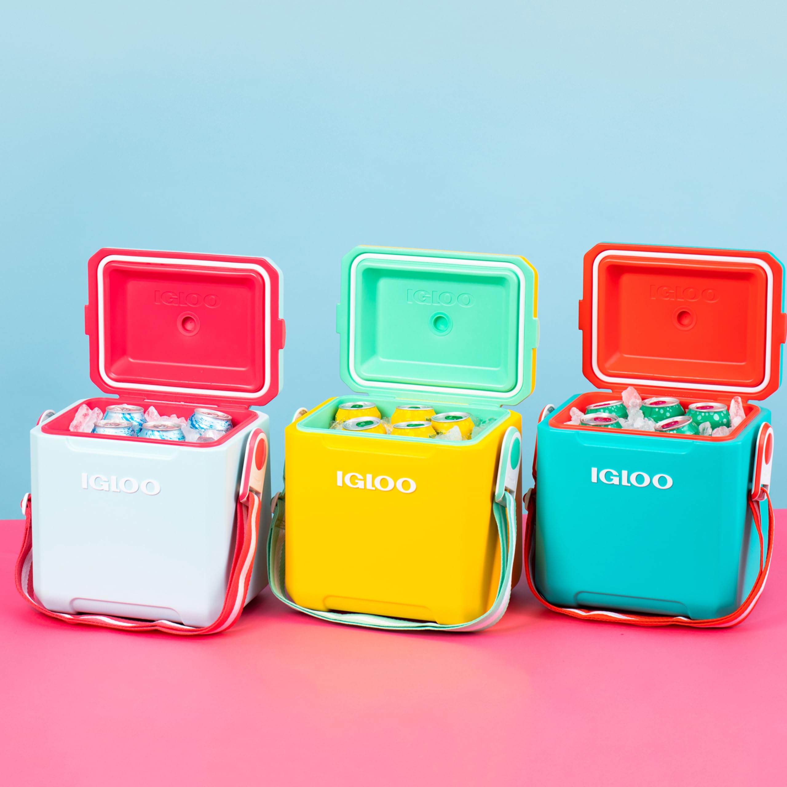 Igloo Mist 11 Qt Tag Along Too sports-bottle storage for upright stability.