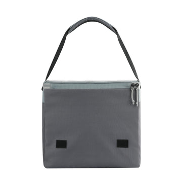 Igloo Monument Grey lunch bag ideal for picnics, commutes, and on-the-go meals.