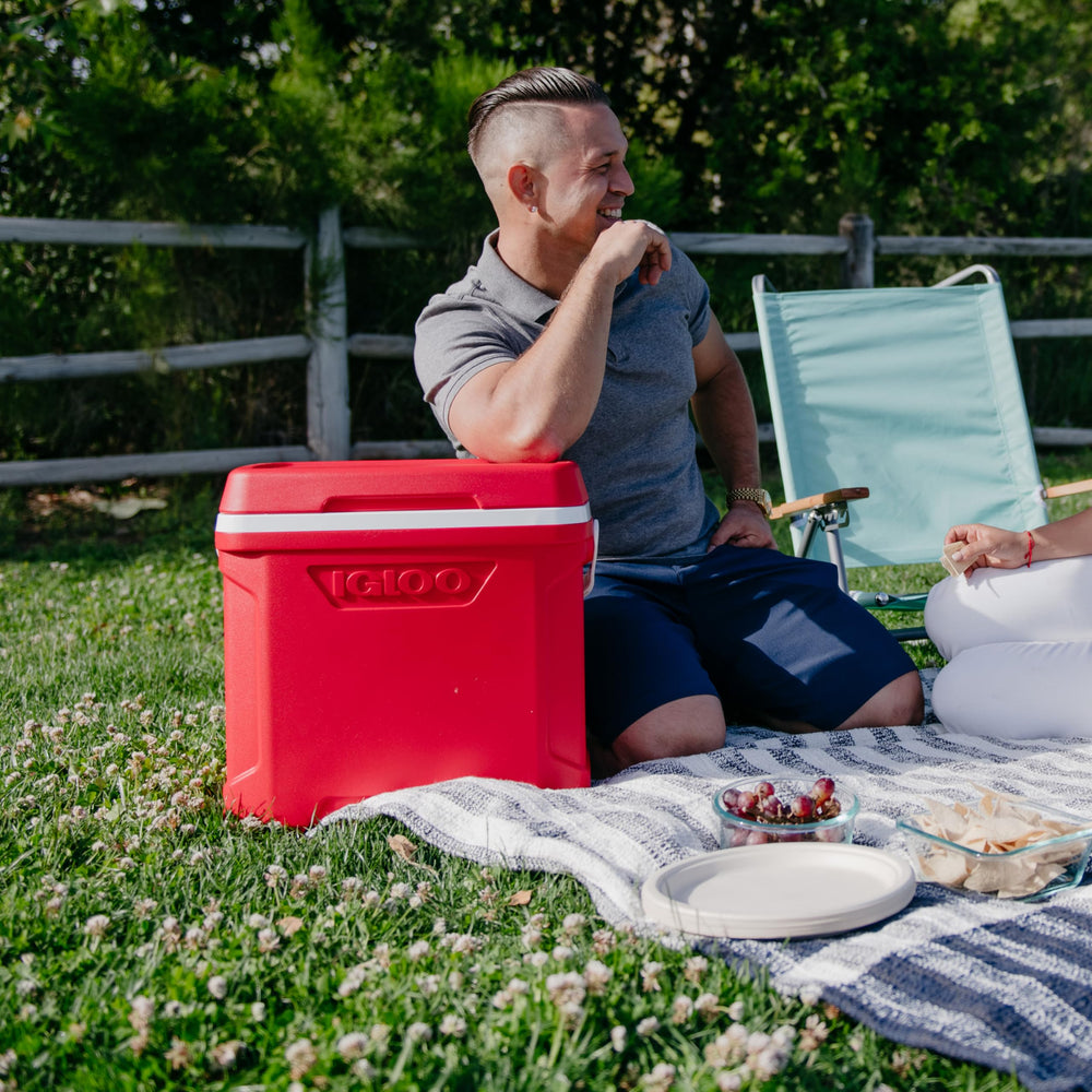 Igloo Profile II red Cool Riser technology boosts cooling efficiency