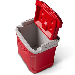 Igloo Profile II red lid close-up highlighting secure closure and pour channel