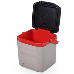 Lockable lid on Igloo Quantum 12 Qt Cooler for added security.