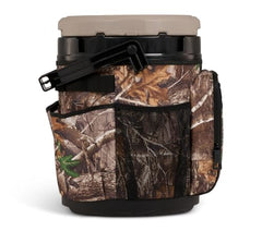 Igloo Realtree 20 Qt Cooler Bucket lid doubles as a sturdy seat for outdoor use.