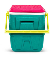 Igloo Retro basket with THERMECOOL insulation keeps snacks fresh during outings