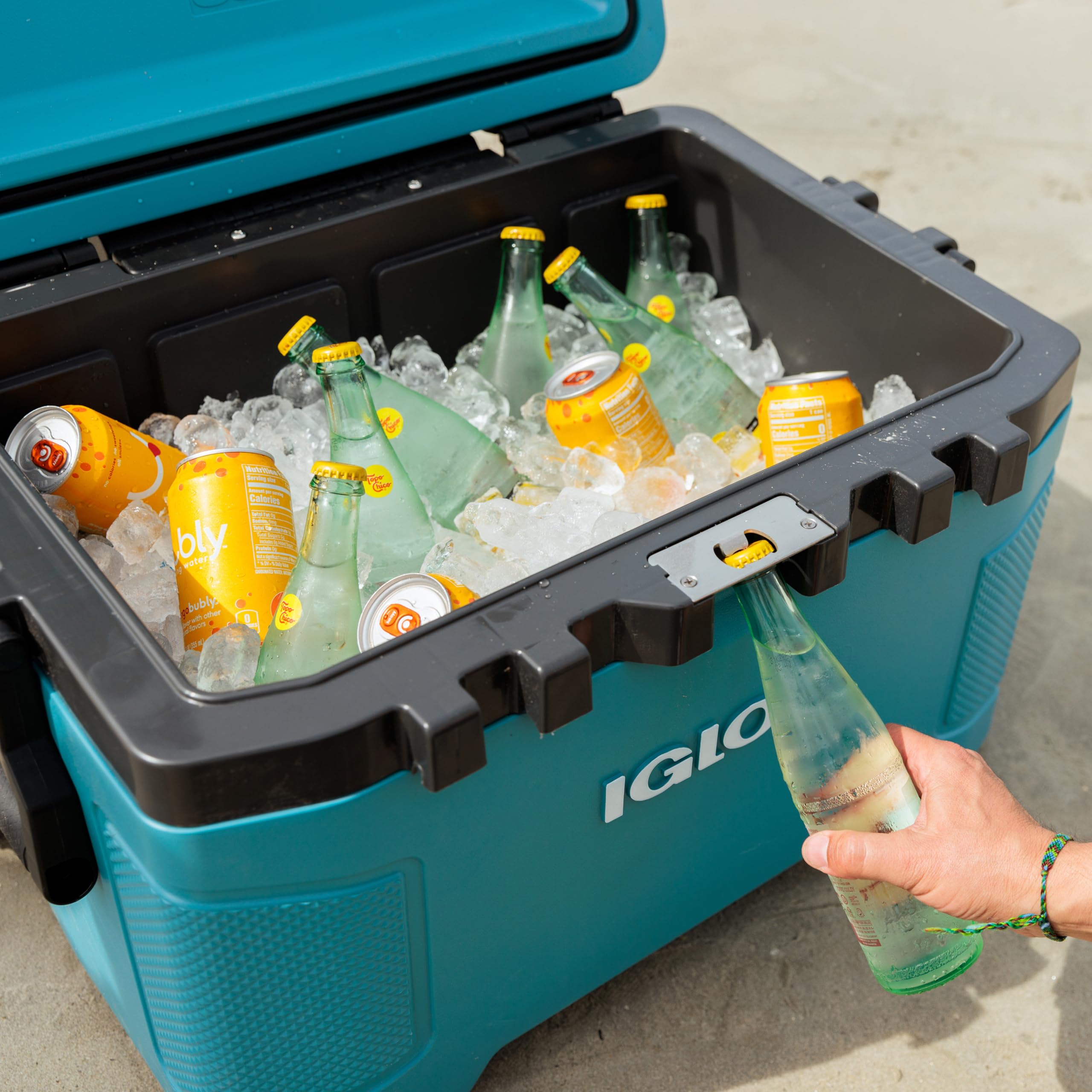 Igloo Trailmate 52Qt cooler built-in bottle opener for quick drinks