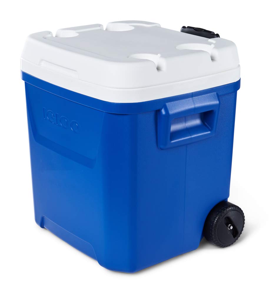 Integrated bale handle enables one-handed carrying during outings