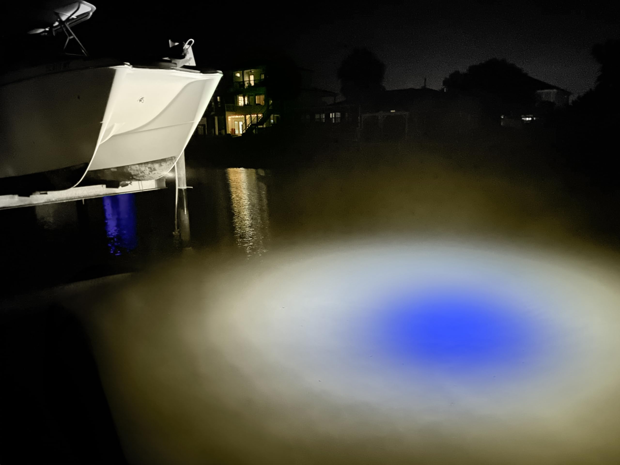 Incredible Underwater LED Lighting Mega-Watt Iris non-metal waterproof lens resists corrosion