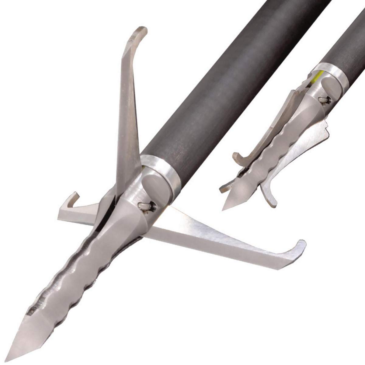 Innerloc Devastation 150-Grain broadhead close-up reveals 3-blade design for a 2-inch cut in crossbow hunting.