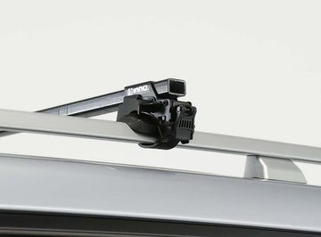 INNO stay height 32 mm keeps clearance while mounting on rails.