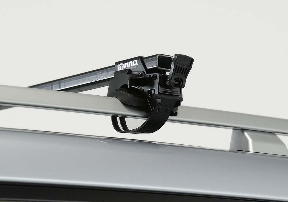 Telescopic-knob design enables quick, tool-free adjustments on INNO base stays.