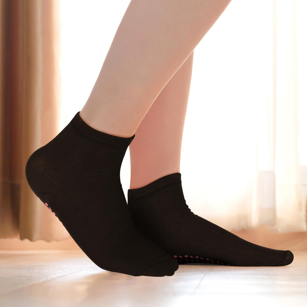 INOOMP Tourmaline Thermal Socks knit construction emphasizing durability