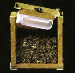 Standard single-door design of CrawlerCrib bait box
