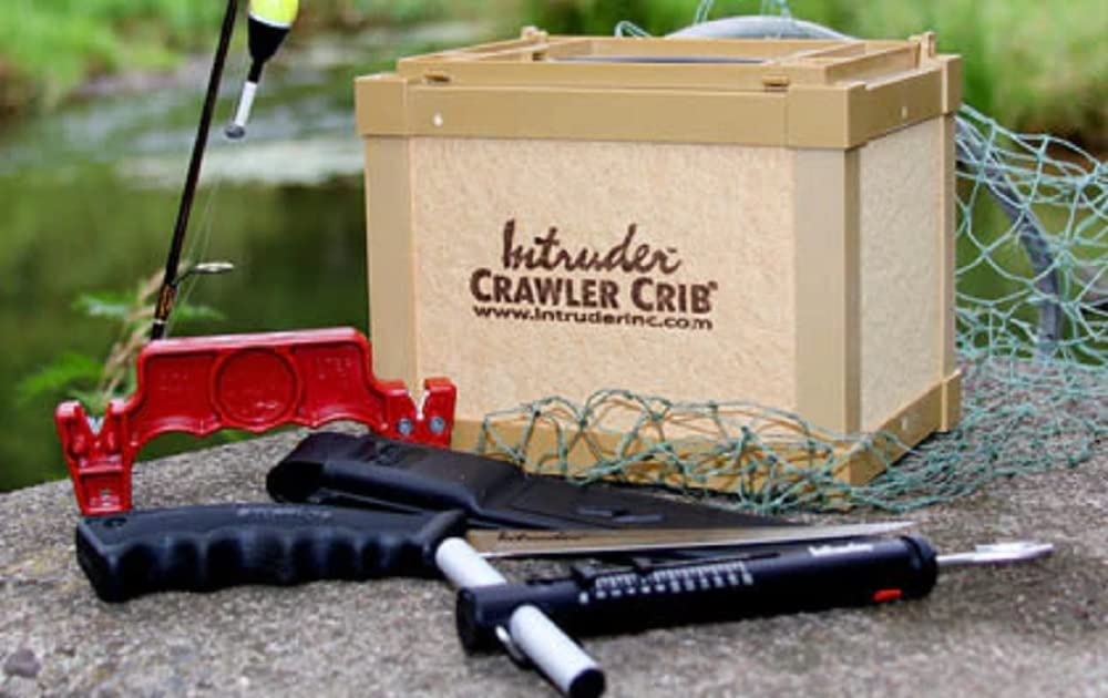 Branding/label on INTRUDER CrawlerCrib Nightcrawler Bait Box