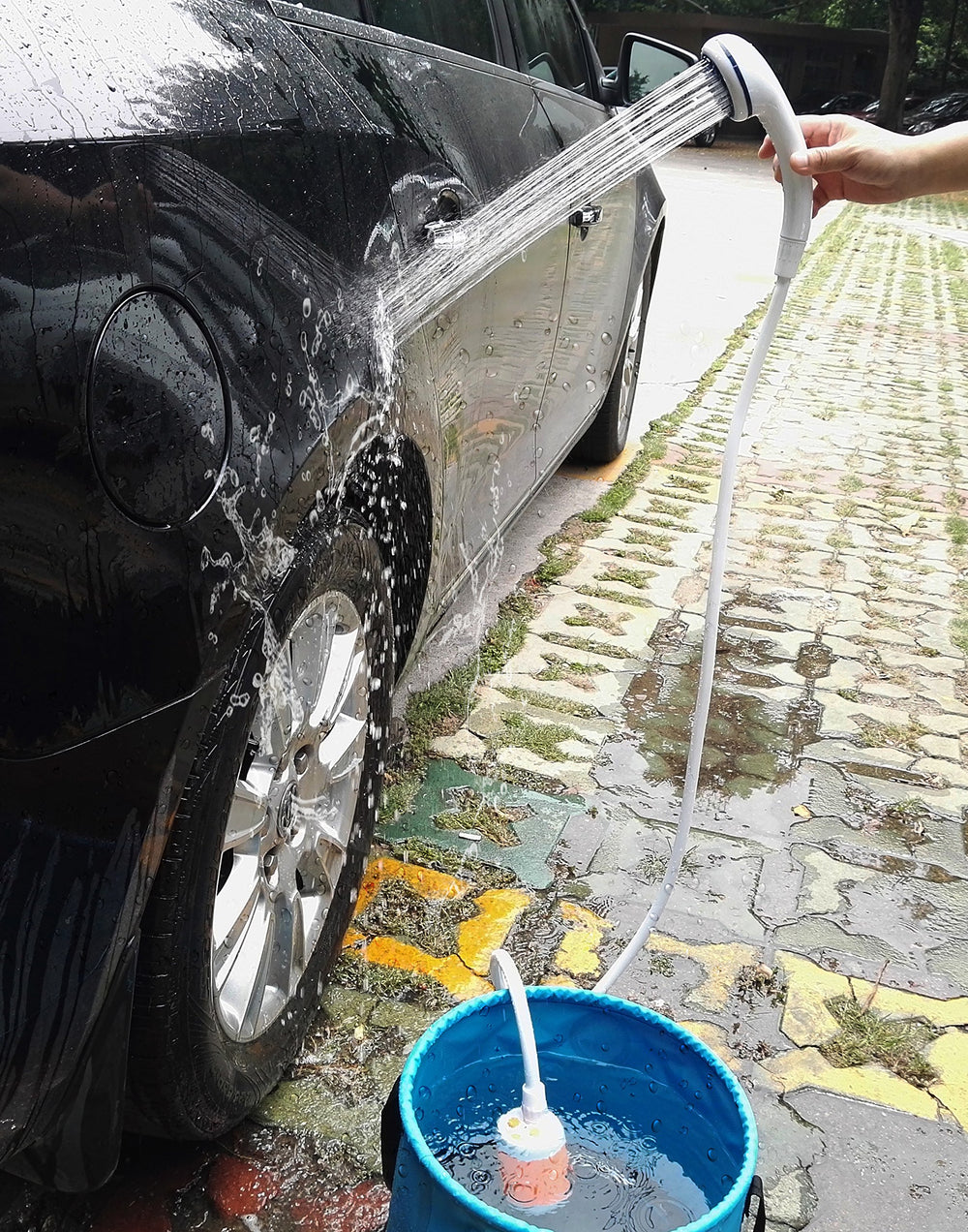 Iron Hammer portable shower enables car washing with compact design