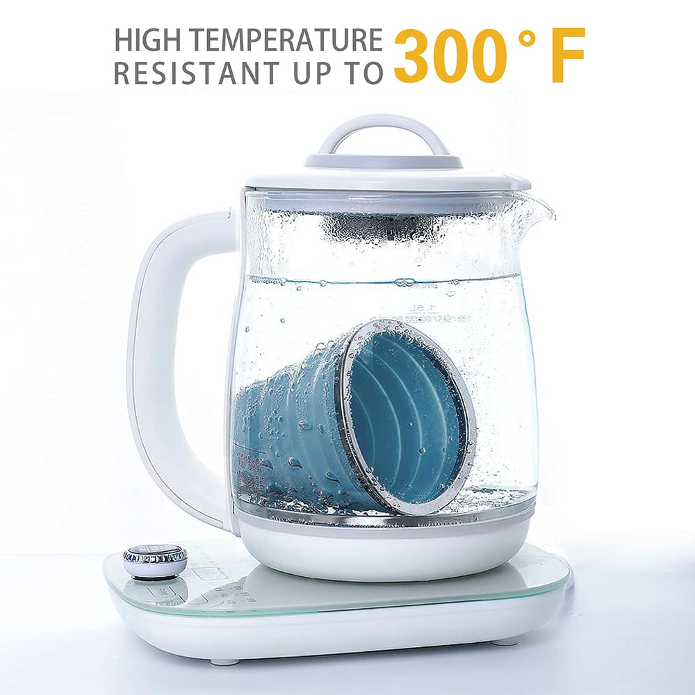IYYI heat-resistant collapsible cup shown handling hot beverages.