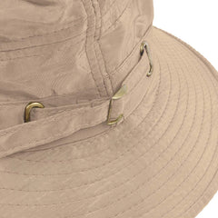 Janey&Rubbins safari hat rain-ready material supports light drizzle outings.