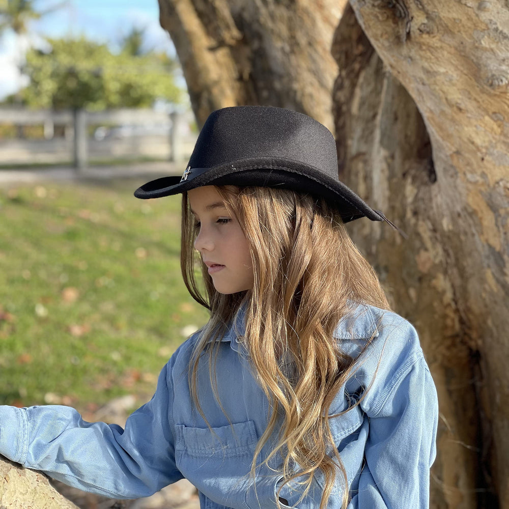 Jastore kids hat soft-wool blend sits comfortably for long outdoor sessions.
